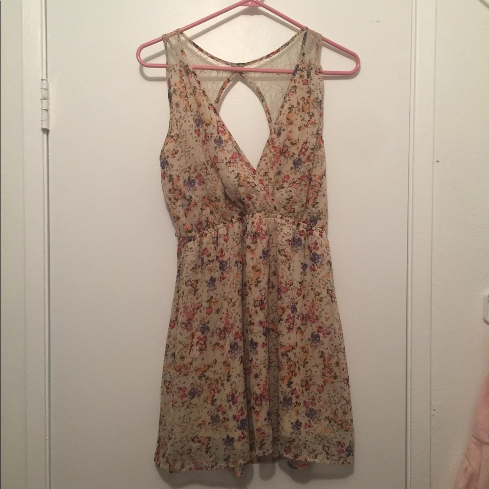 Floral print summer dress with keyhole lace back